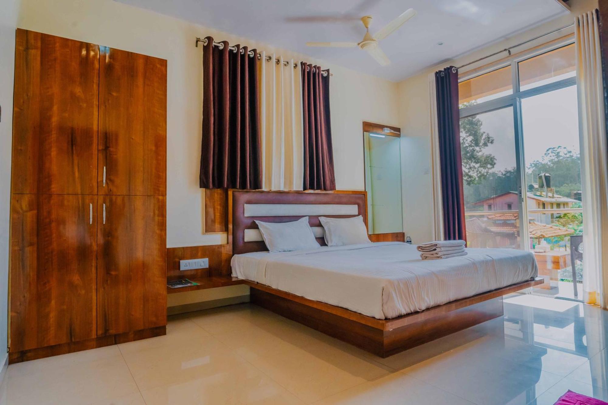 Hotel Oakwood 마하발레슈와르 객실 사진